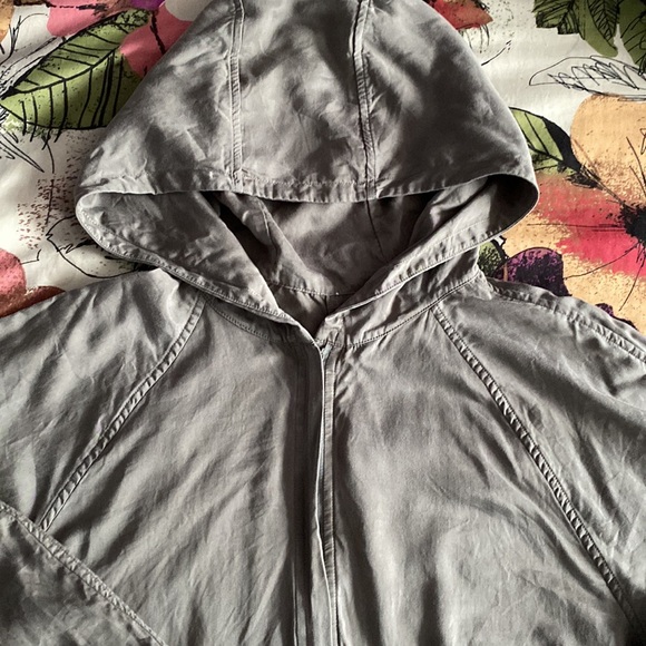 Lululemon City Stroll Hoodie - Picture 6 of 12